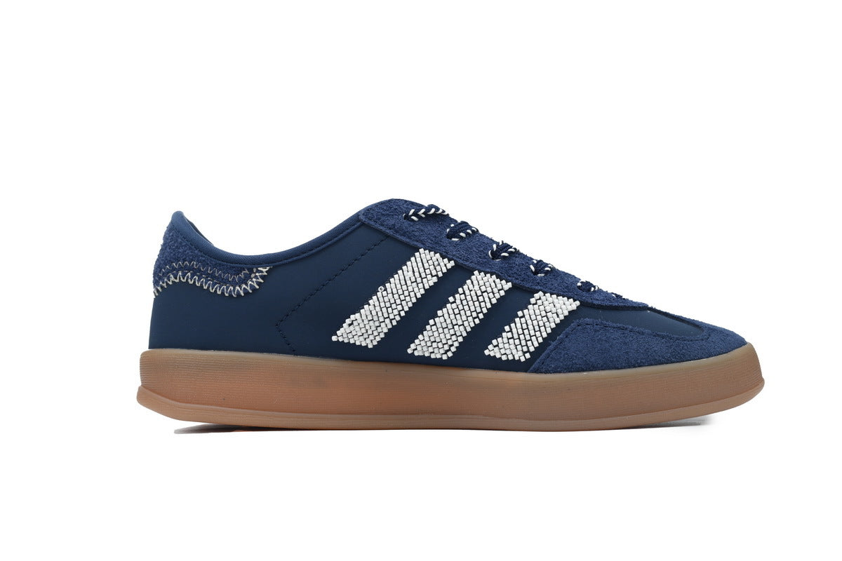 adidas samba  women's shoes  men's samba sneakers adidas samba OG ¨C Retro German-Inspired Sneakers
